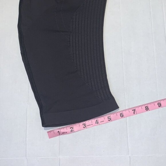 𝅺LULULEMON zone in black seamless compression yoga tights size 4 - Picture 11 of 16